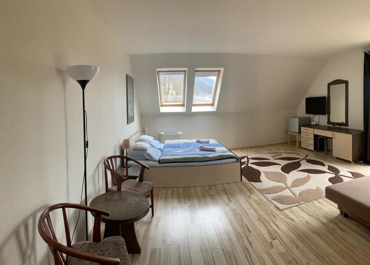 Tuenderszikla Panzio Bed and Breakfast Pilisjaszfalu Eksteriør billede